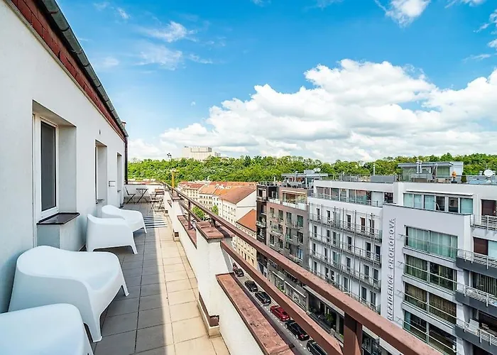 3 Bedroom Flat With Amazing Terrace * 布拉格