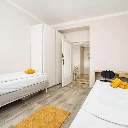 3 Bedroom Flat With Amazing Terrace Praga