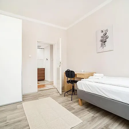 Apartament 3 Bedroom Flat With Amazing Terrace Praga